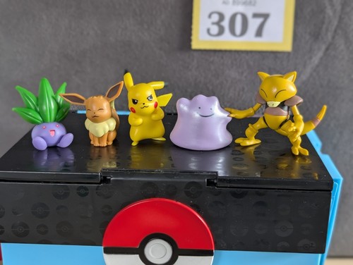 Pokémon figure bundle pikachu - pokémon,
