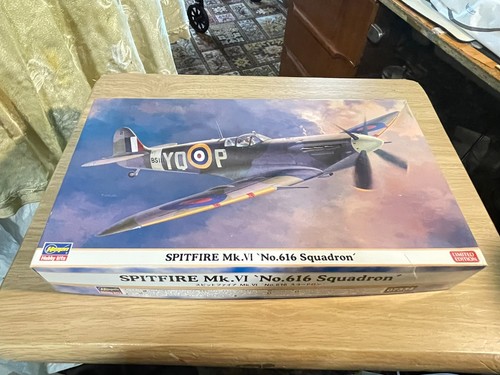Unassembled model - 1/48,