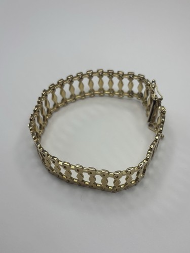 9ct gold fancy design - gold,