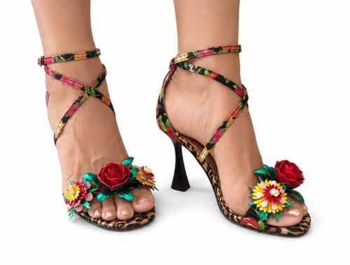 Nwot betsey johnson floral - nwot,