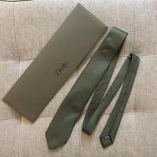 Drake’s Men’s Olive Green Silk Tie