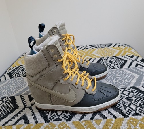 Euc womens nike dunk sky - womens,