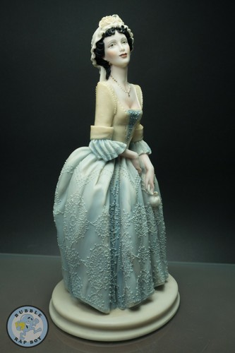 Auro belcari figurine - auro, in