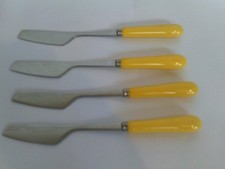 4  Attractive Butter spreaders