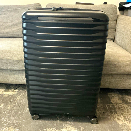 Samsonite black hard shell - black,