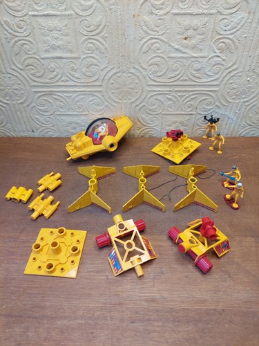 Vintage britains 1981 - "britains",