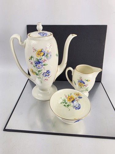 Royal doulton vintage pansy - doulton,