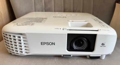 Epson x49 long throw 3600 - long,