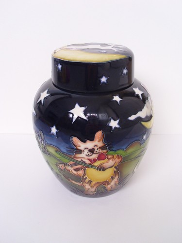 Moorcroft collectors club - moorcroft,