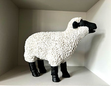 Spring Lamb S12 Garden