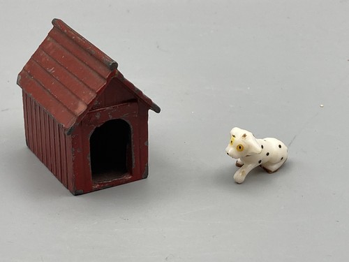 Vintage miniature dolls house - miniature,