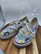 Donut Van's Womans Size 5