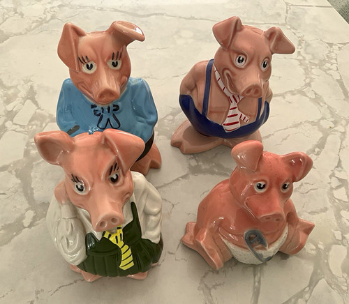 Set ceramic piggy banks - of, 4