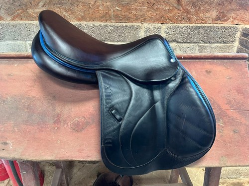 Devoucoux jump saddle 5 - jump, 17.5