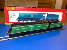 Hornby R2220 BR 4-6-2 Battle