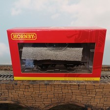 Hornby. R6679A. Horse Box. Weathered. GWR No 709. Model Railway. Boxed. 