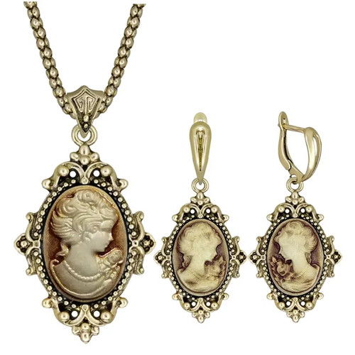 Vintage cameo necklace - cameo,