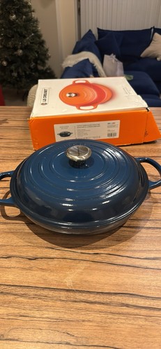 Creuset cast iron - creuset, signature