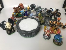 Lot Skylanders Figurines with