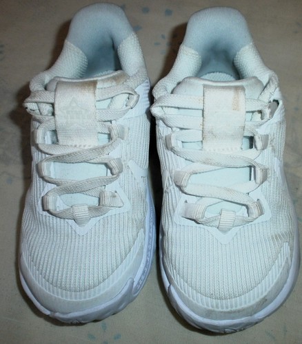 Nike infant white mesh star