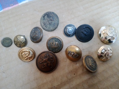 Mix old metal buttons - a,