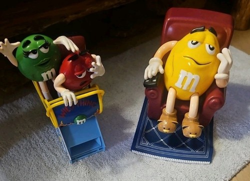 Vintage yellow lazy boy - m&m's,