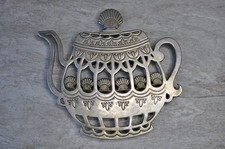 Quality Vintage Retro Metal