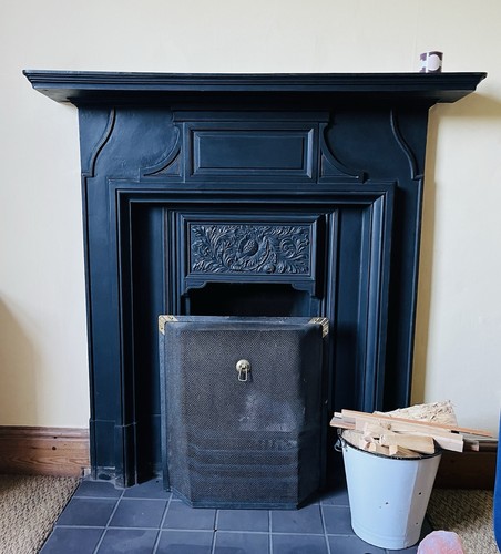 Large victorian style - large, black