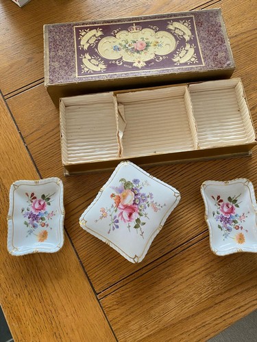 Royal crown derby bone china - royal,