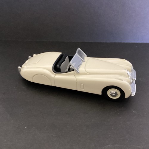 Corgi jaguar xk 120 - corgi,