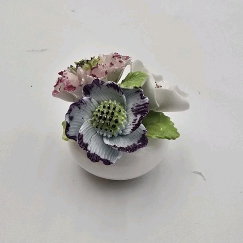 Royal victoria bone china - royal,