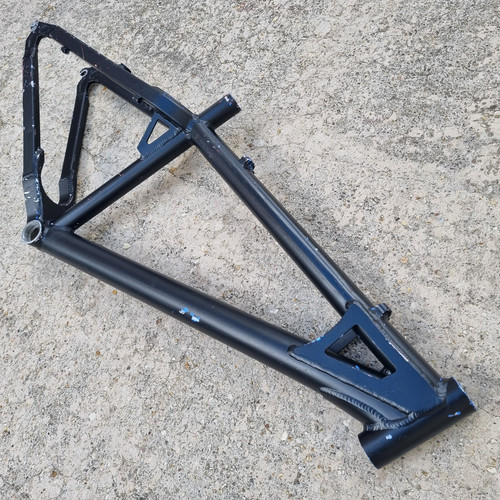 Club roost stinger - stinger, mountain