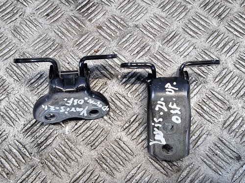 Toyota yaris door - yaris, hinges