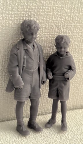 Resin 16th civilian boys - resin-1/16th-civilian,