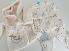 0-3 Month BNWT GUESS HOW MUCH