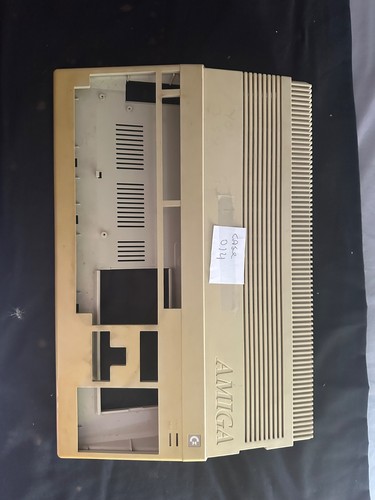Amiga 500 case - +, screws