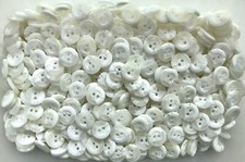Buttons 15mm 24L White Swirl