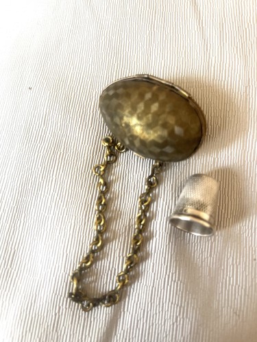 Silver thimble egg - in,