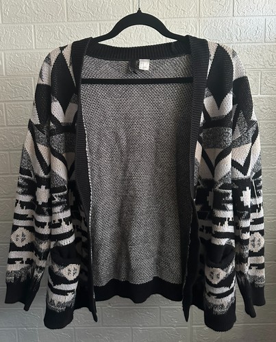 Divided open fronted aztec - open,