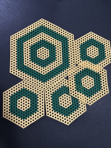 Vintage table top beaded - top,