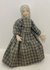 LOVELY OLDER LADY COTTAGE