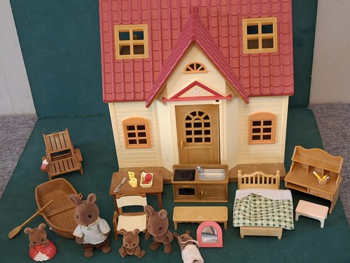 Sylvanian families red roof - families,