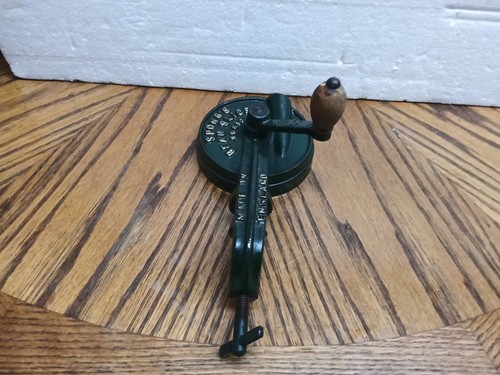 Spong vintage cast metal bean - spong,