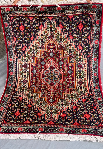 Stunning vintage oriental - stunning,