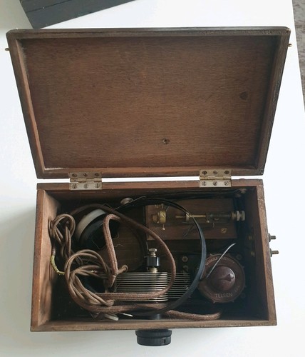 Antique crystal radio set