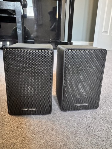 Set realistic speakers - 2,