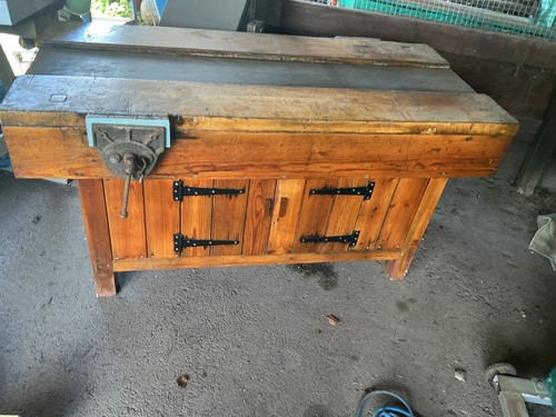 Carpenters bench classic - carpenters,