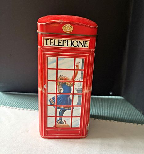 Churchill telephone kiosk - churchill's,