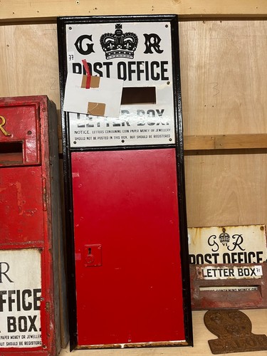 Post box letter - box, v