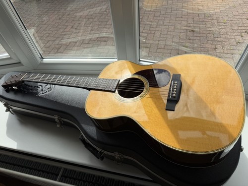 Martin acoustic guitar - acoustic,